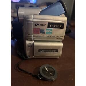 Sony DV1000 Video Recorder Camera w/ charger not tested